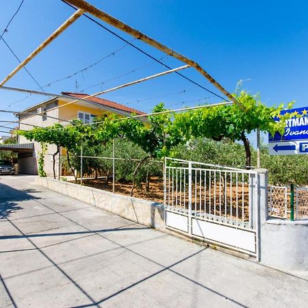 טרוגיר Apartments Ivana מראה חיצוני תמונה