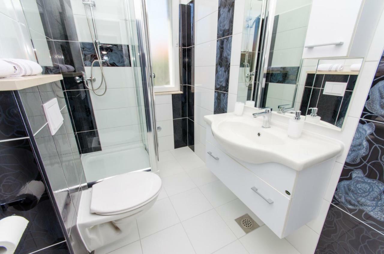 טרוגיר Apartments Ivana מראה חיצוני תמונה